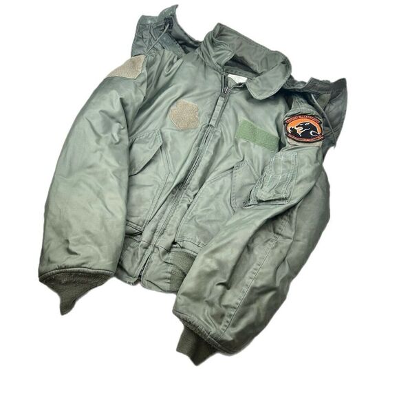 CWU-45/P Cold Weather Flyer's Flight Jacket size Large Hooded